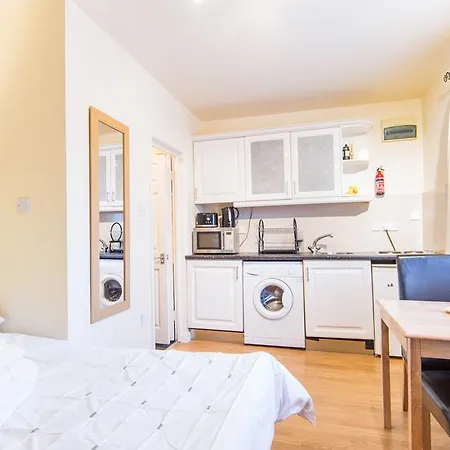 Golders Green Apartment